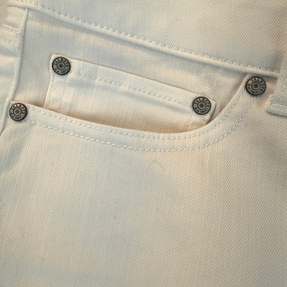 Talbots Girlfriend Denim Shorts 16 White 9" Inseam Stretch Cuffed Mid Rise - Picture 3 of 12